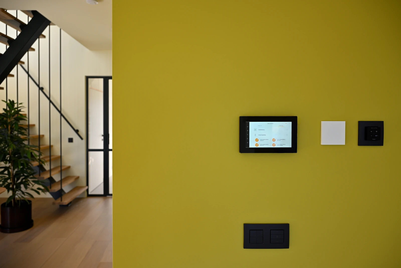 Detail touchscreen